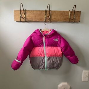 The North Face puffer coat girls 12-18 month 550
